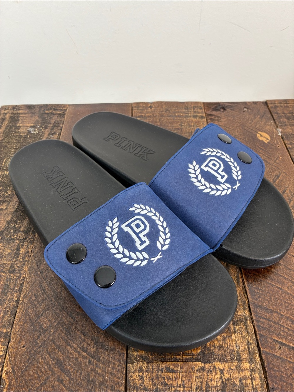 PINK Victoria's Secret Navy Black Slide Sandals Women’s 7/8 Crests Snap